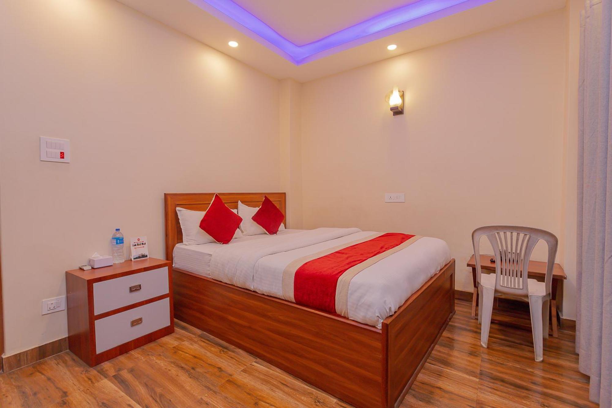 Oyo 799 Hotel Tik Tok Pvt Ltd. Kathmandu Exterior foto