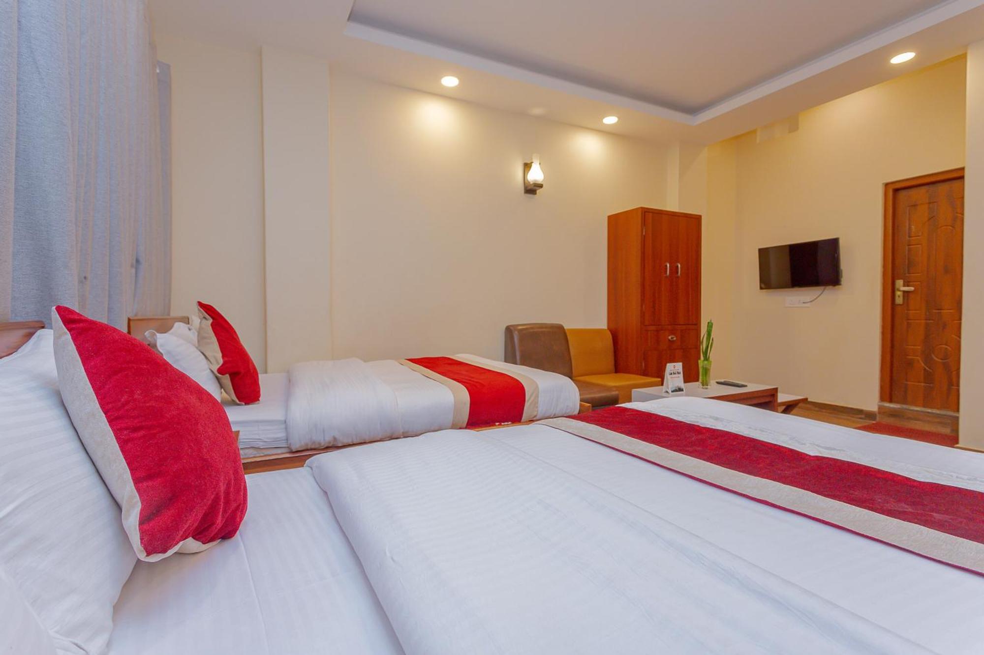 Oyo 799 Hotel Tik Tok Pvt Ltd. Kathmandu Exterior foto